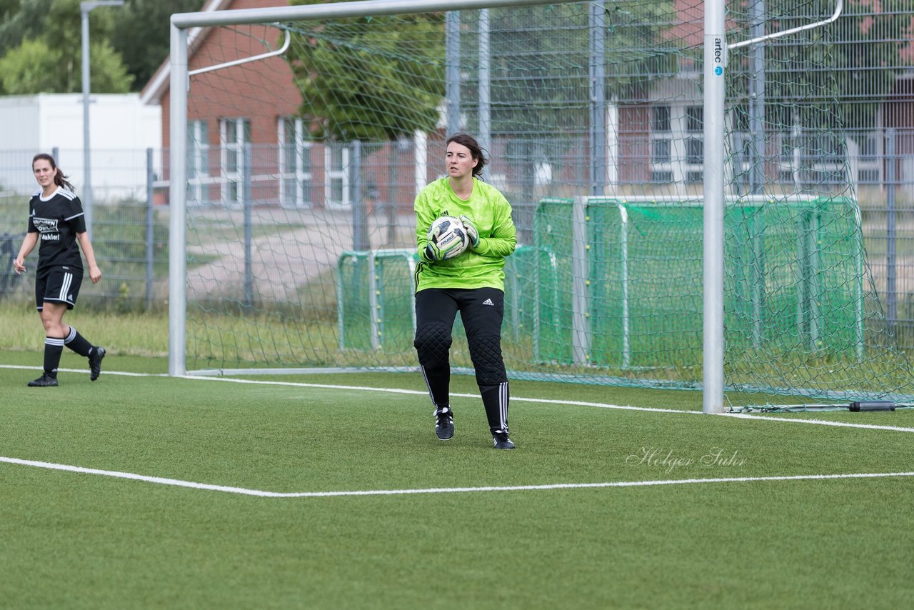 Bild 320 - Frauen FSC Kaltenkirchen - SG Daenisch-Muessen : Ergebnis: 7:1